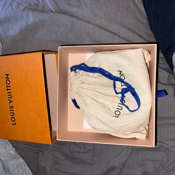 Brand new Louis Vuitton belt i got wrong size - Picture 6 of 7